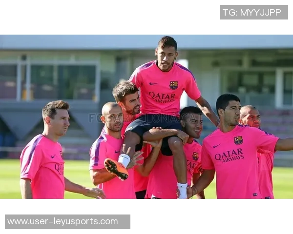 德转评选年度最佳左边锋候选人名单揭晓迪亚斯克瓦拉拉菲尼亚维尼修斯争夺荣誉