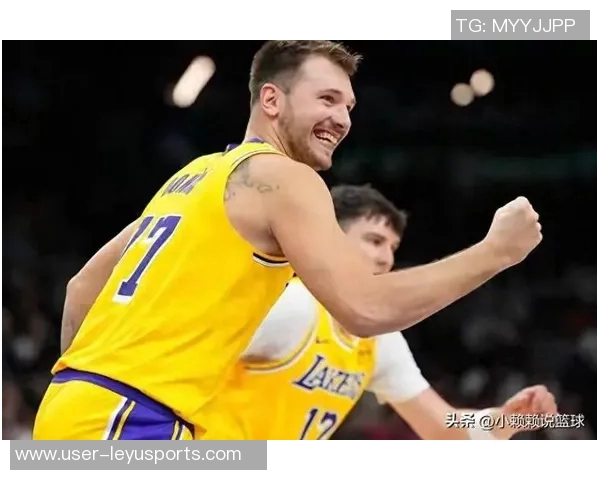 雷迪克称赞东契奇与里夫斯默契配合将提升进攻活力